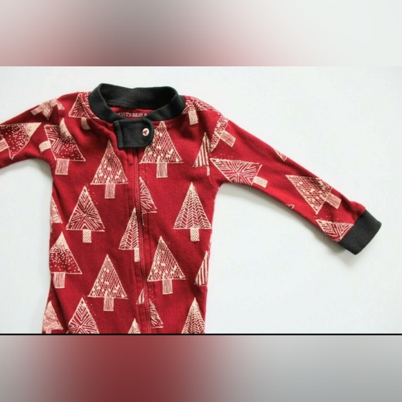 Burt's Bees footed onepiece sleeper with tree print - Picture 3 of 3